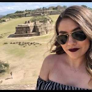 Meet your Posher, Elena